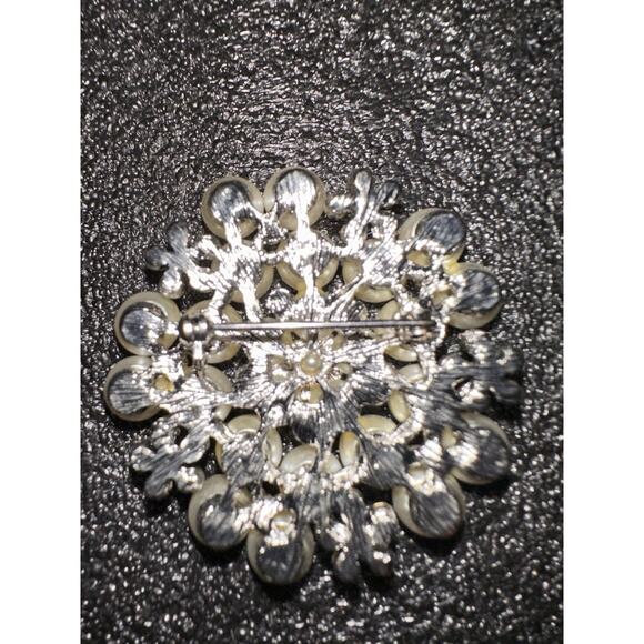 Vintage Faux Pearl RHINESTONES Brooch Pin 2"Classy Demure Feminine - Picture 3 of 3